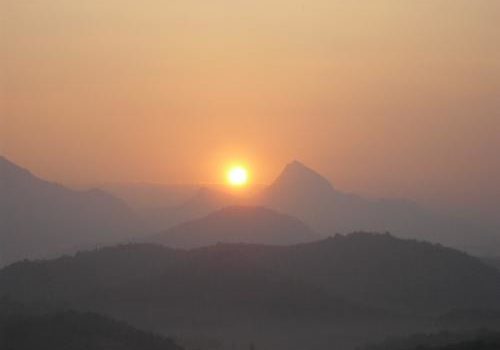 朝日　太陽　インド