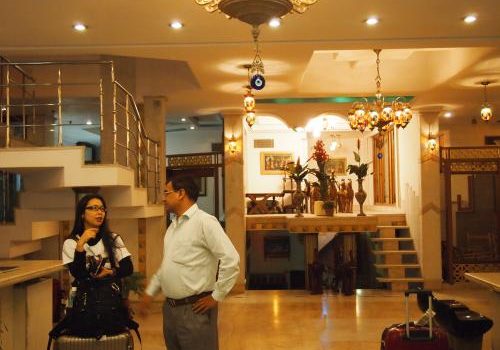 インド　デリー　ゲストハウス　日本語