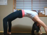 アシュタンガヨガ　ウールドヴァダヌラーサナ