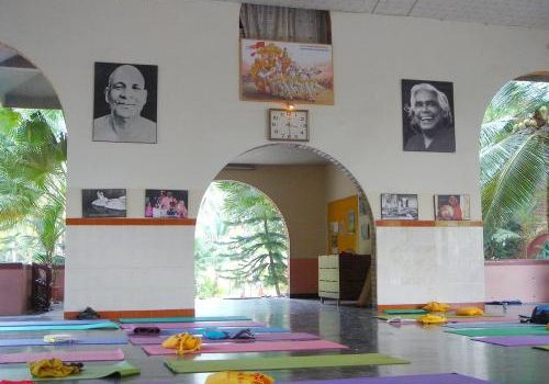 TTC　インド　シバナンダヨガ　アシュラム