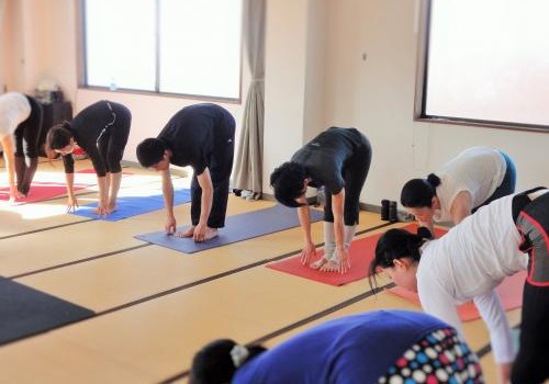 太陽礼拝108回　イベント　ヨガ　アルダウッタナーサナ　アーサナ