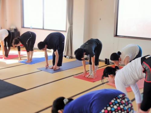 太陽礼拝108回　イベント　ヨガ　アルダウッタナーサナ　アーサナ