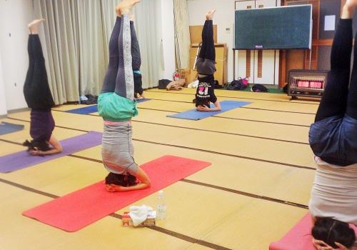 シールシャーサナ