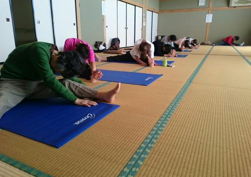 健康ヨガ　シニアヨガ