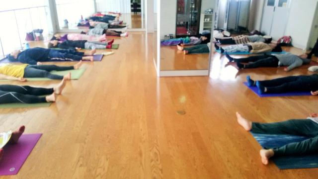 ヨガニードラ シャバーサナ 太陽礼拝108回 ヨガ