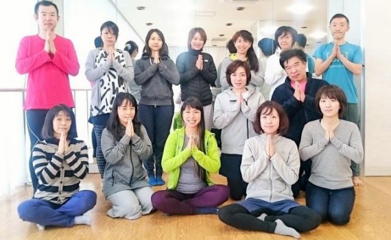 太陽礼拝108回　スリヤナマスカーラ　ヨガ