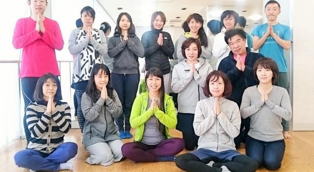 太陽礼拝108回　スリヤナマスカーラ　ヨガ