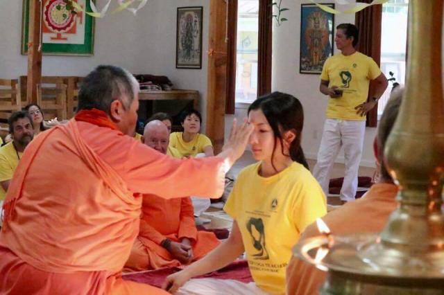 yogatha　ヨガッサ　カイラビニ香奈　シバナンダヨガ