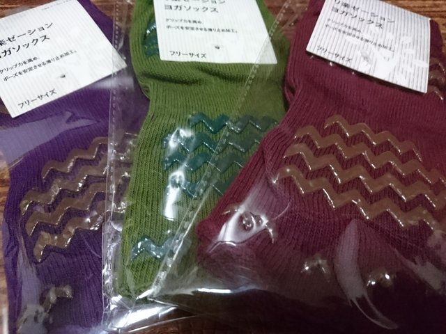 カインズ　リ楽ゼーションヨガソックス　ヨガウェア