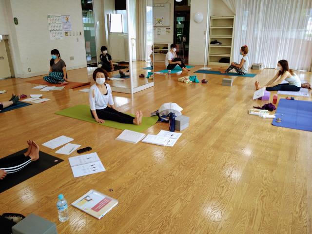 ヨガ指導者養成講座 RYT200