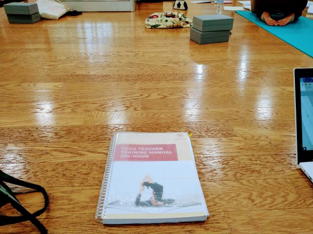 ヨガ指導者養成講座 RYT200
