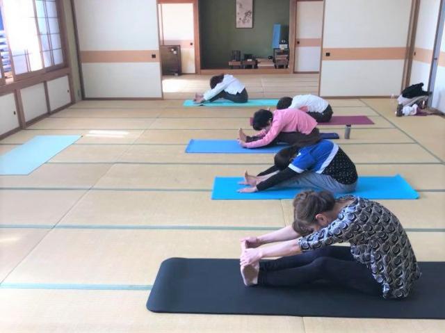 柏崎　ハタヨガ　ヨガッサ