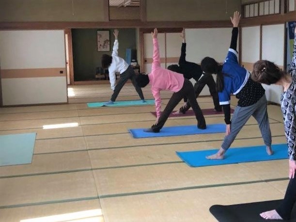 柏崎　ハタヨガ　ヨガッサ