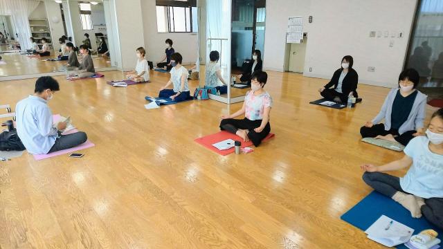 新潟県長岡市　マインドフルネス　瞑想　ヨガ