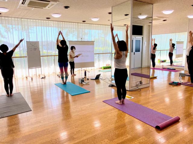 ヨガ解剖学　理学療法士　Mie