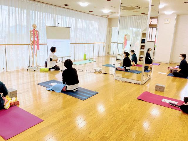 ヨガ解剖学　Mie　長岡　柏崎