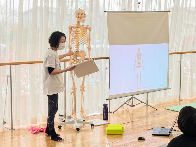 ヨガ解剖学　Mie　長岡　柏崎